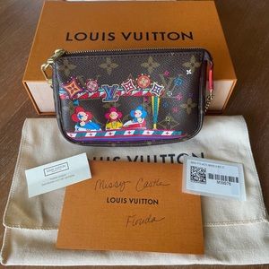 Louis Vuitton LE mini pochette